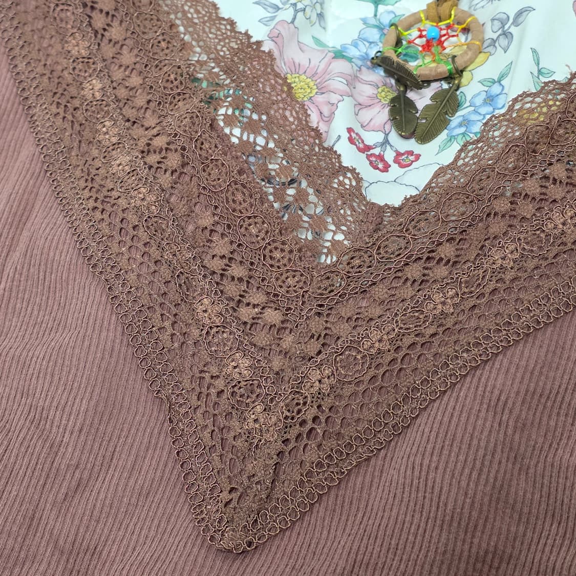 GU 일본빈티지)레이스 브라운 y2k 오네갸루 브이넥 슬리브리스 나시 상품이미지4