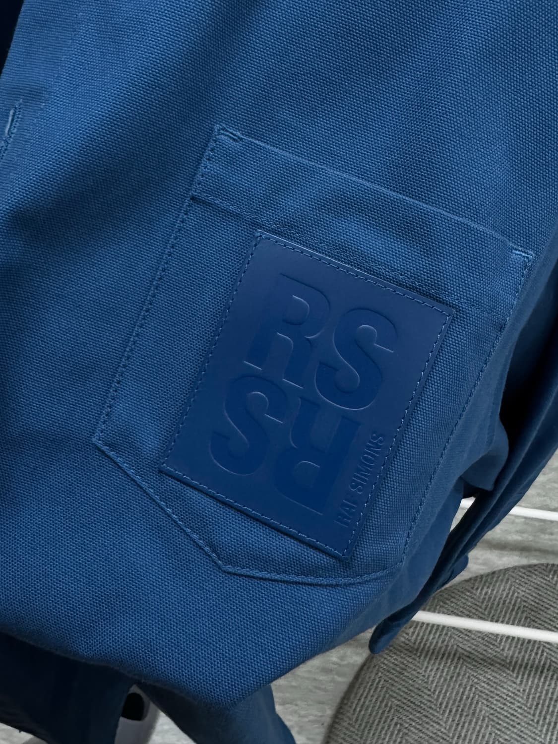 라프시몬스 로고 패치 오버사이즈 셔츠 블루 S 상품이미지6