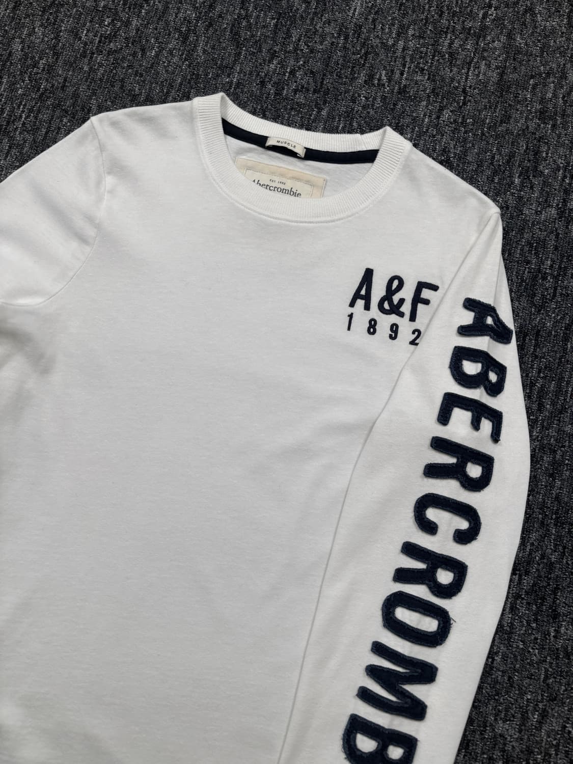 아베크롬비 화이트 롱슬리브 상품이미지4