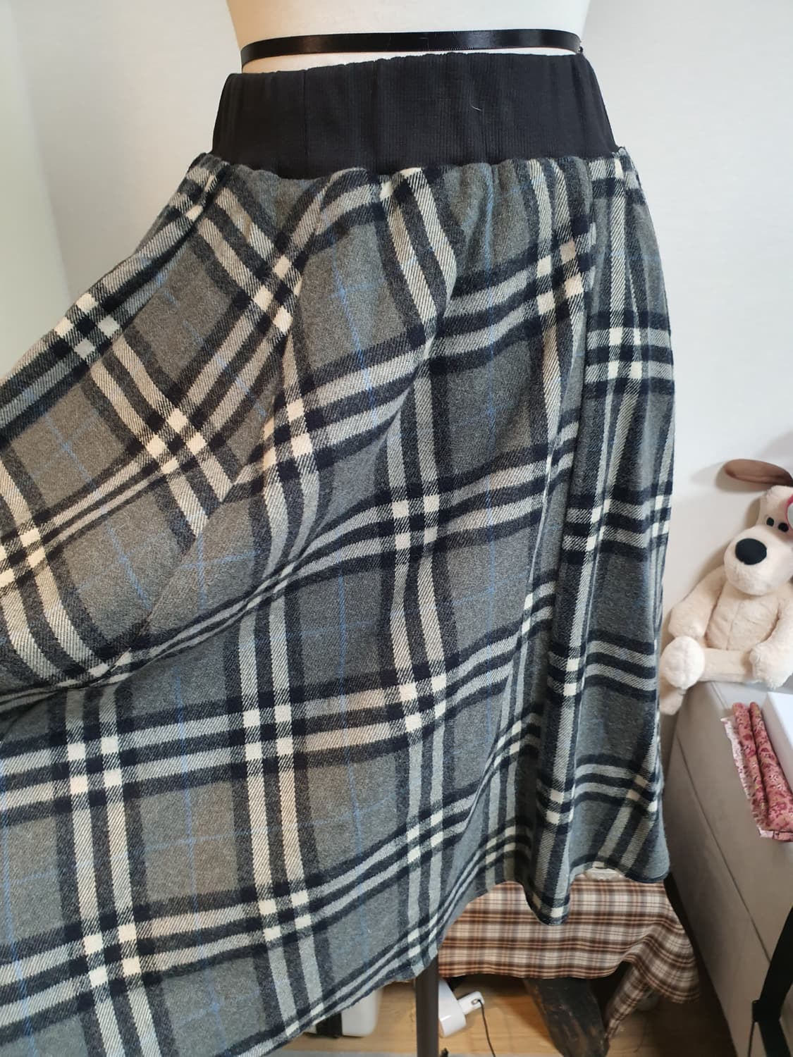 [모리걸] 체크 패턴 모직 플레어 스커트 상품이미지2