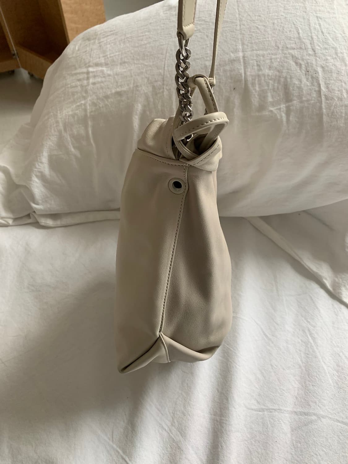 생로랑 테디 버킷백 스몰 상품이미지4