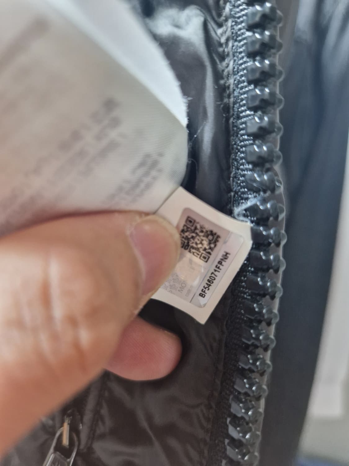 정품 몽클레어 히말라야패딩 저렴히 팝니다. 상품이미지8