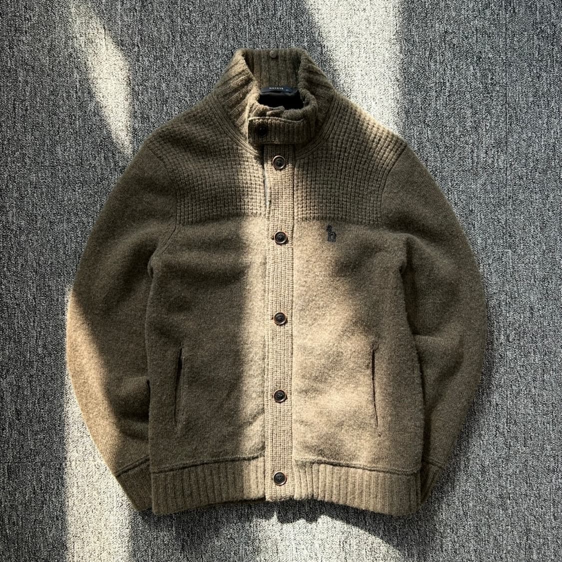 헤지스 브라운 암패치 가디건 집업  상품이미지1