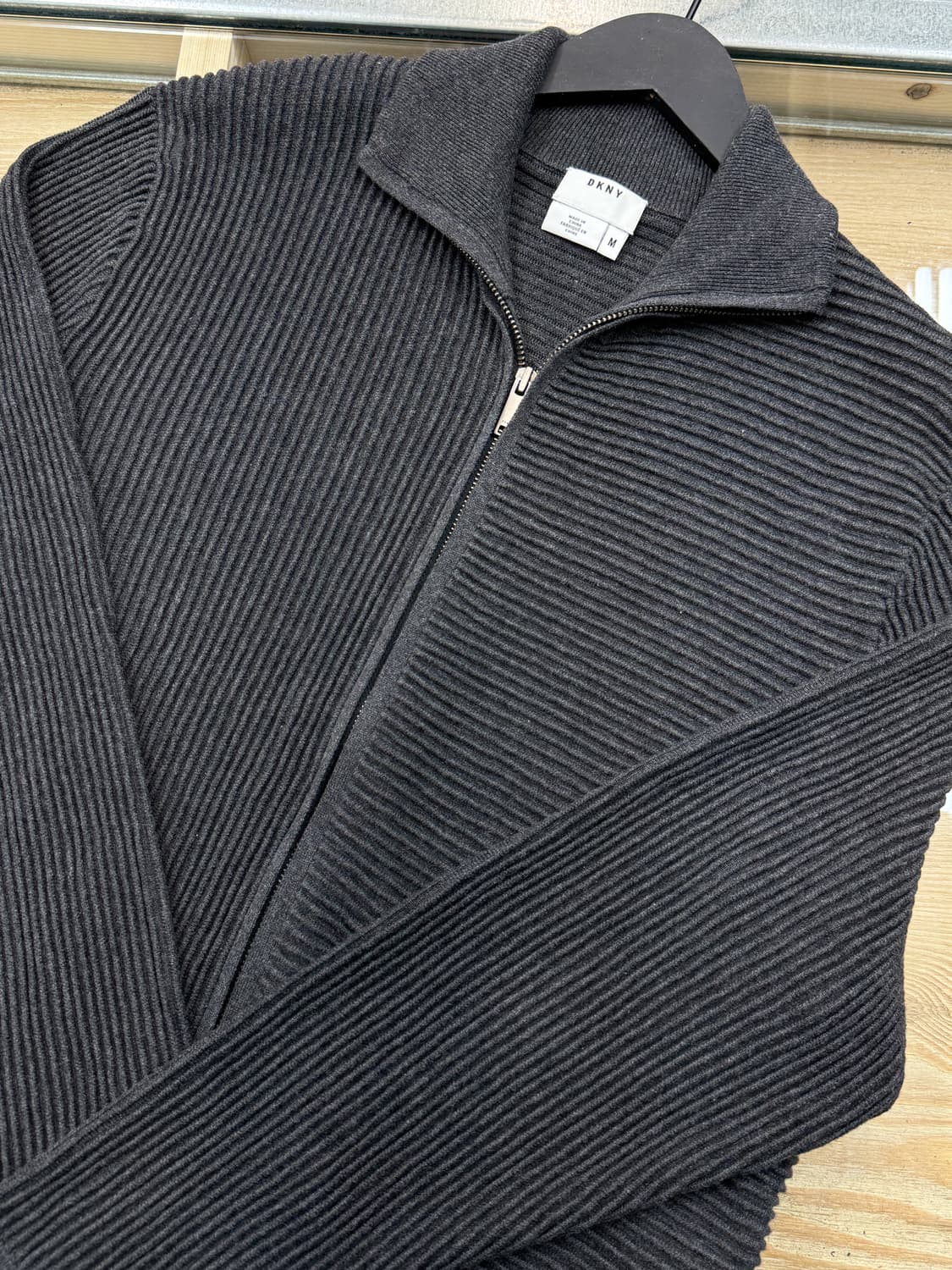 DKNY 리브드 패널 니트 집업 상품이미지4