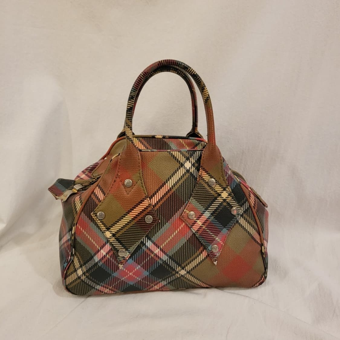 비비안웨스트우드 타탄 체크 토트백 가방 상품이미지1