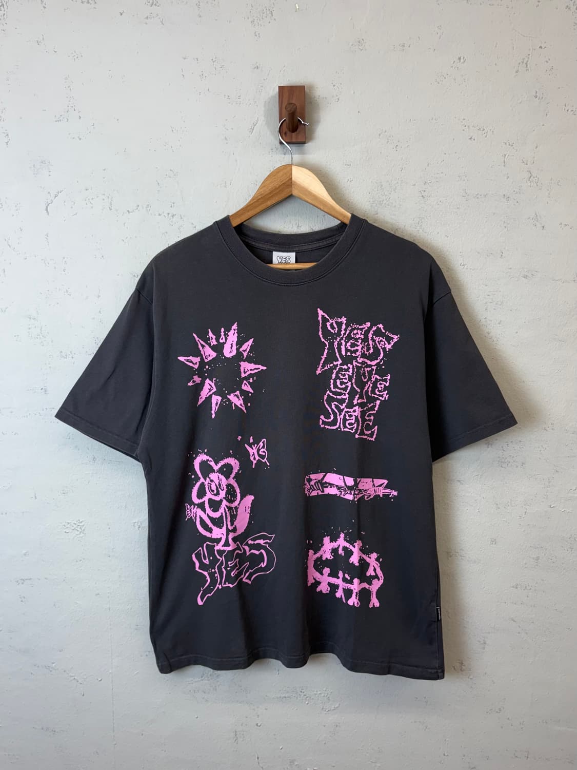 예스아이씨 Y.E.S Doodle gun metal 반팔티 상품이미지1