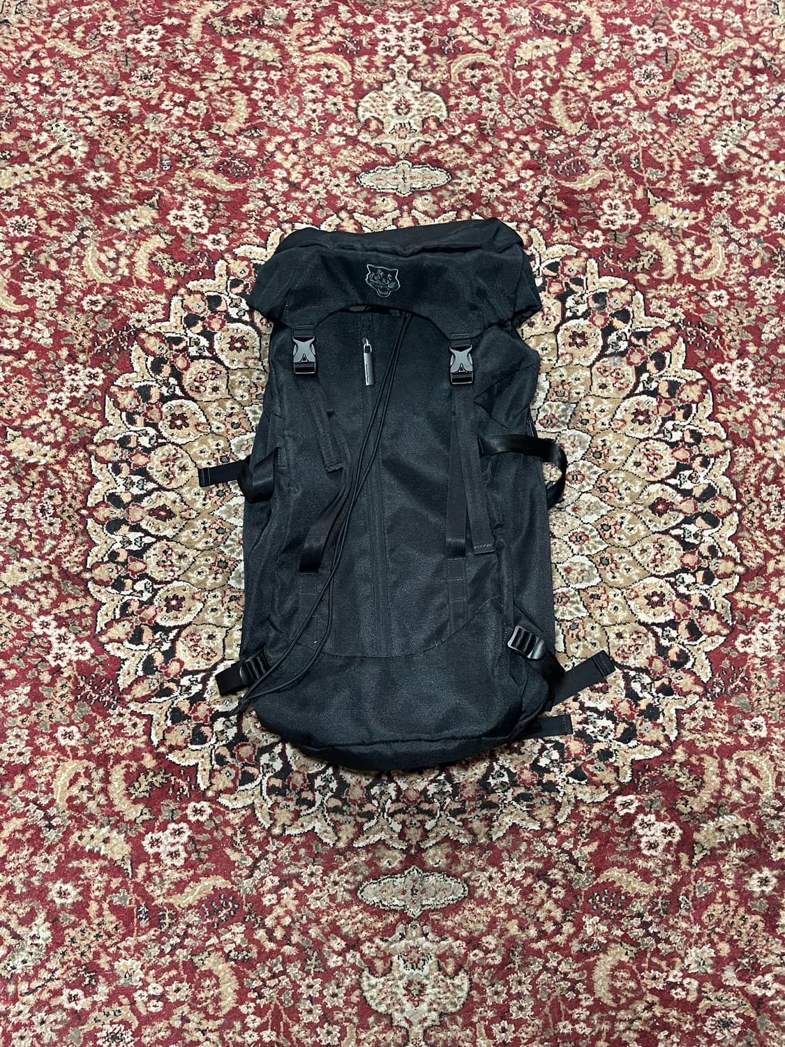 오니츠카타이거 원통 백팩 상품이미지1