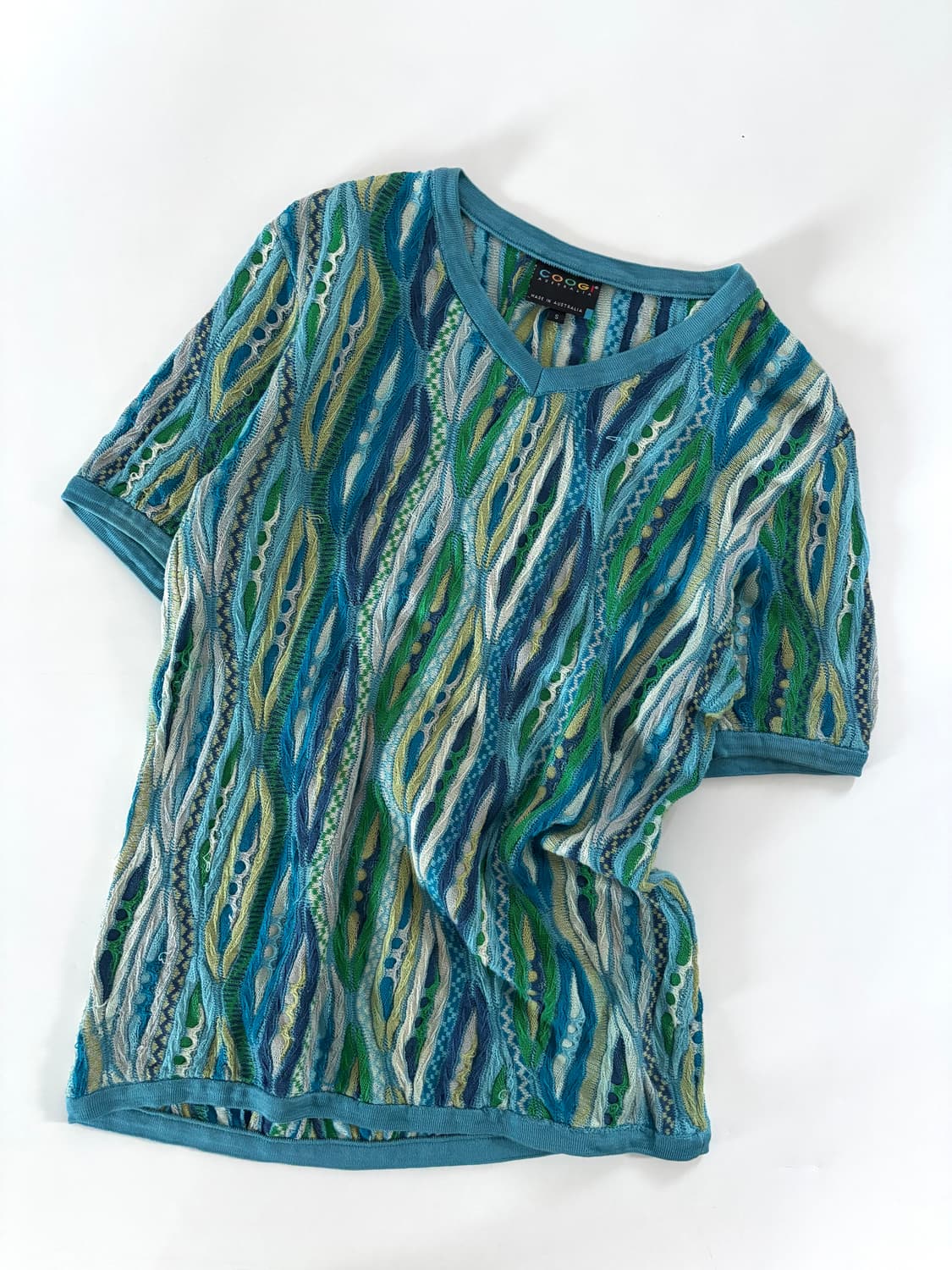 COOGI 쿠지 오스트레일리아 멀티컬러 3D 케이블 니트 브이넥 숏 슬리 상품이미지1