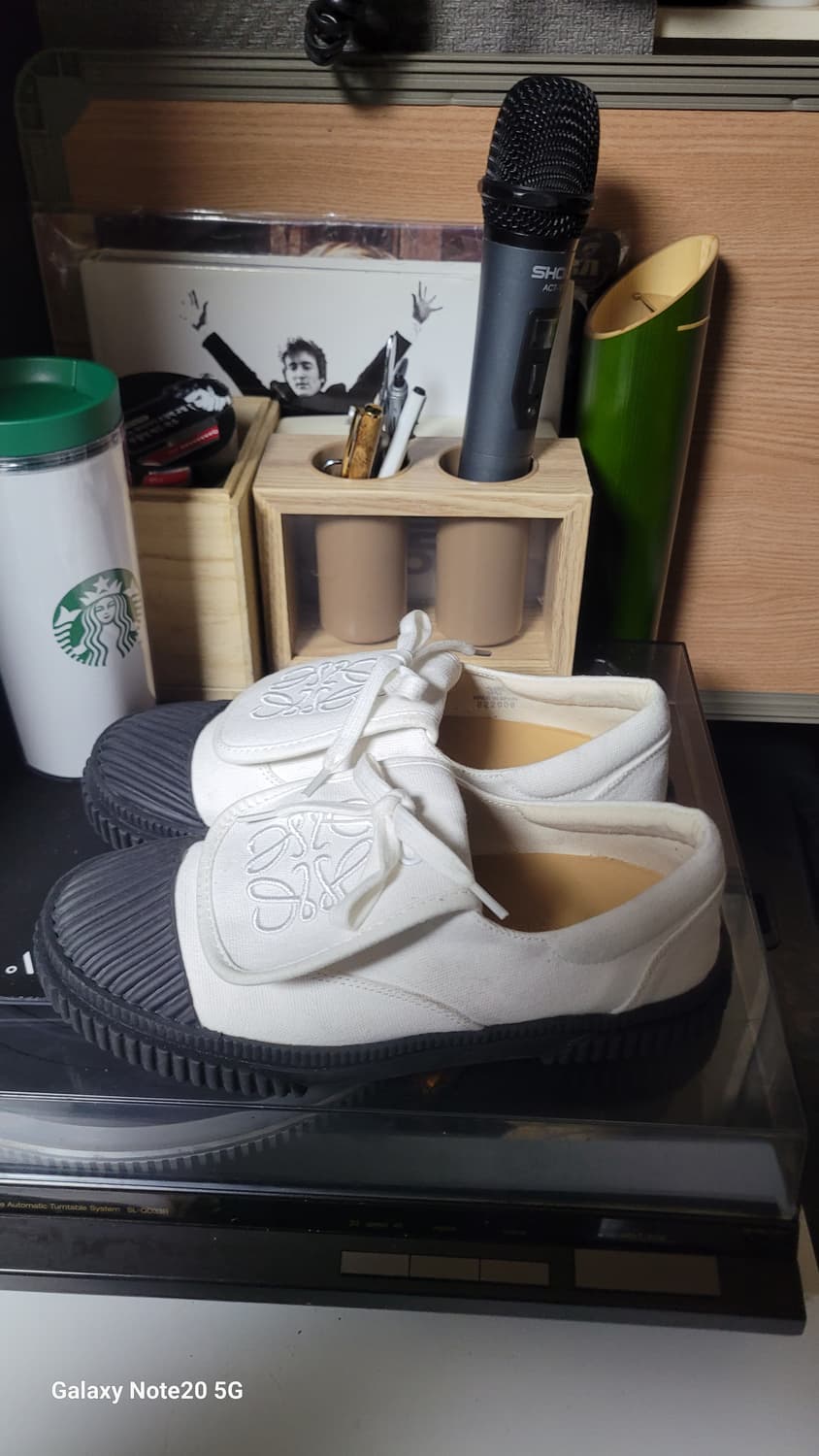 로에베 스니커즈 상품이미지2