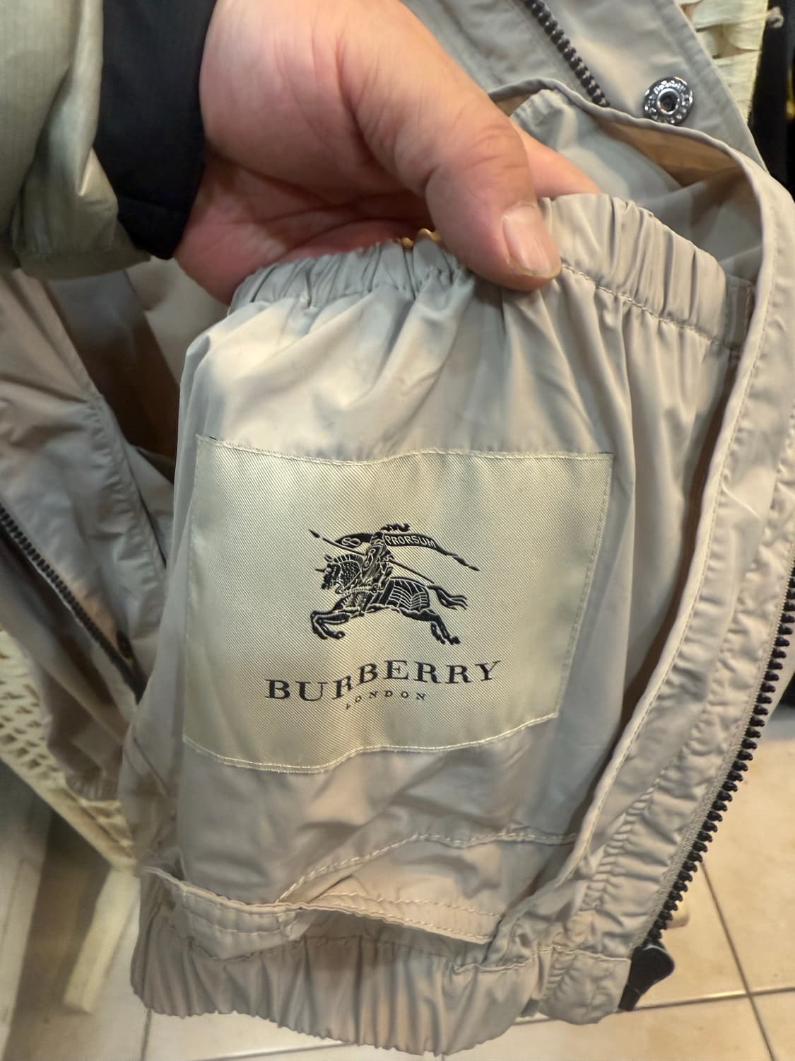 100 정품 버버리 바막 블루종 팝니다 상품이미지5