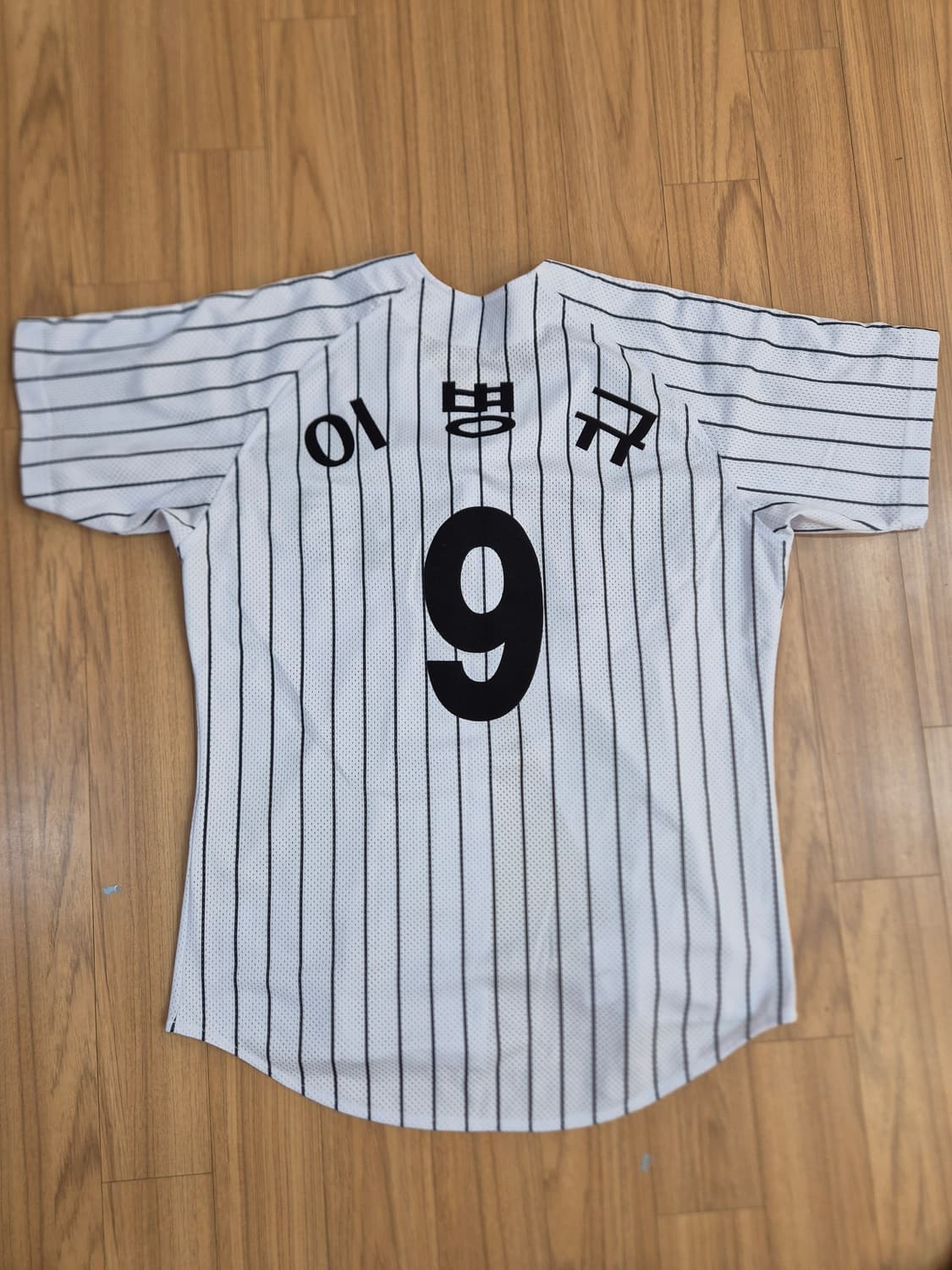 LG트윈스 적토마 이병규 야구 유니폼 판매합니다.
사이즈는 100이고,  상품이미지2