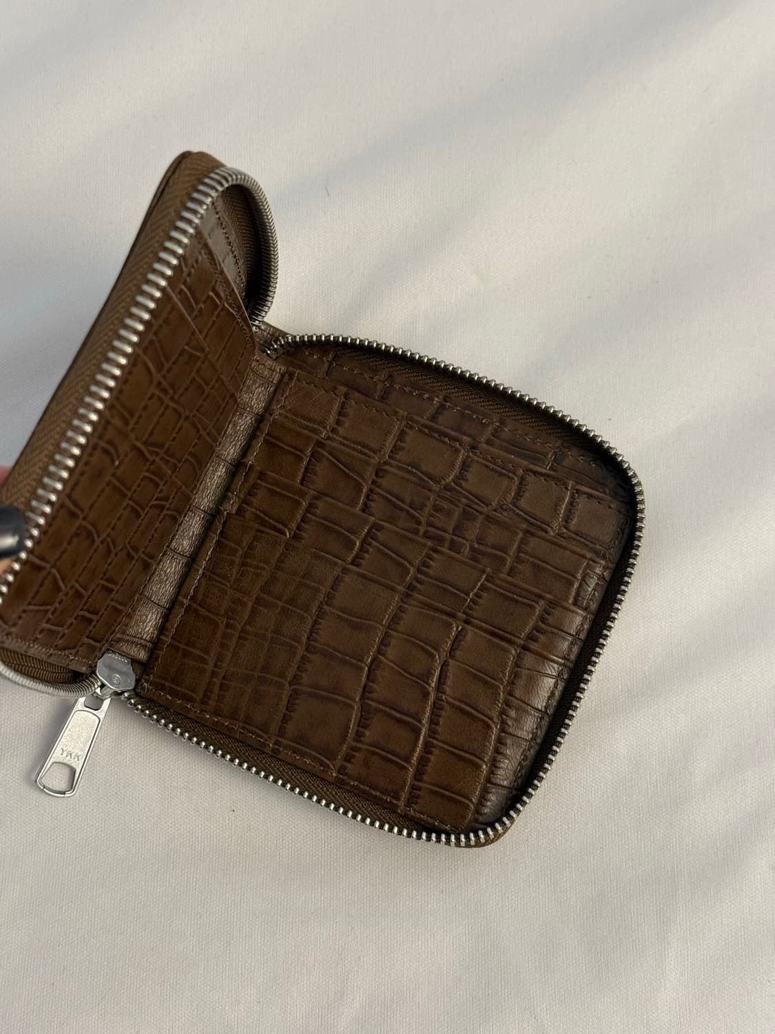 레귤라 지갑 PATTERNED LEATHER ZIP WALLET 상품이미지3