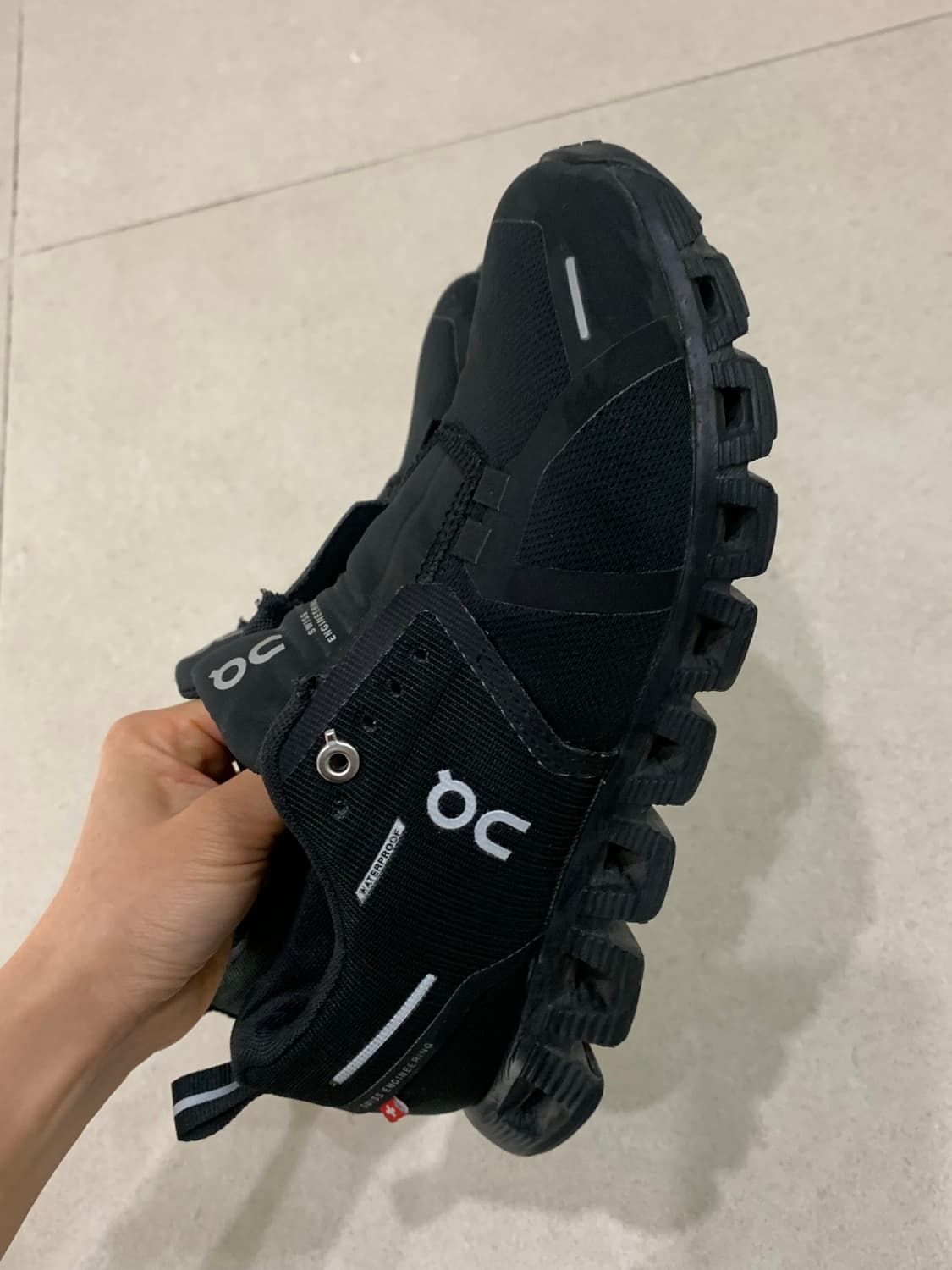 on 러닝화 상품이미지2