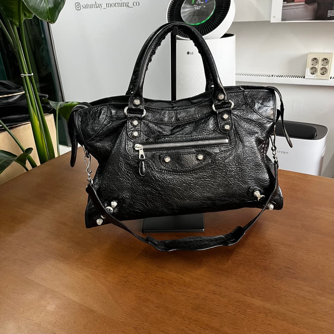 발렌시아가 뉴자이언트 시티 모터백 미디움 상품이미지1