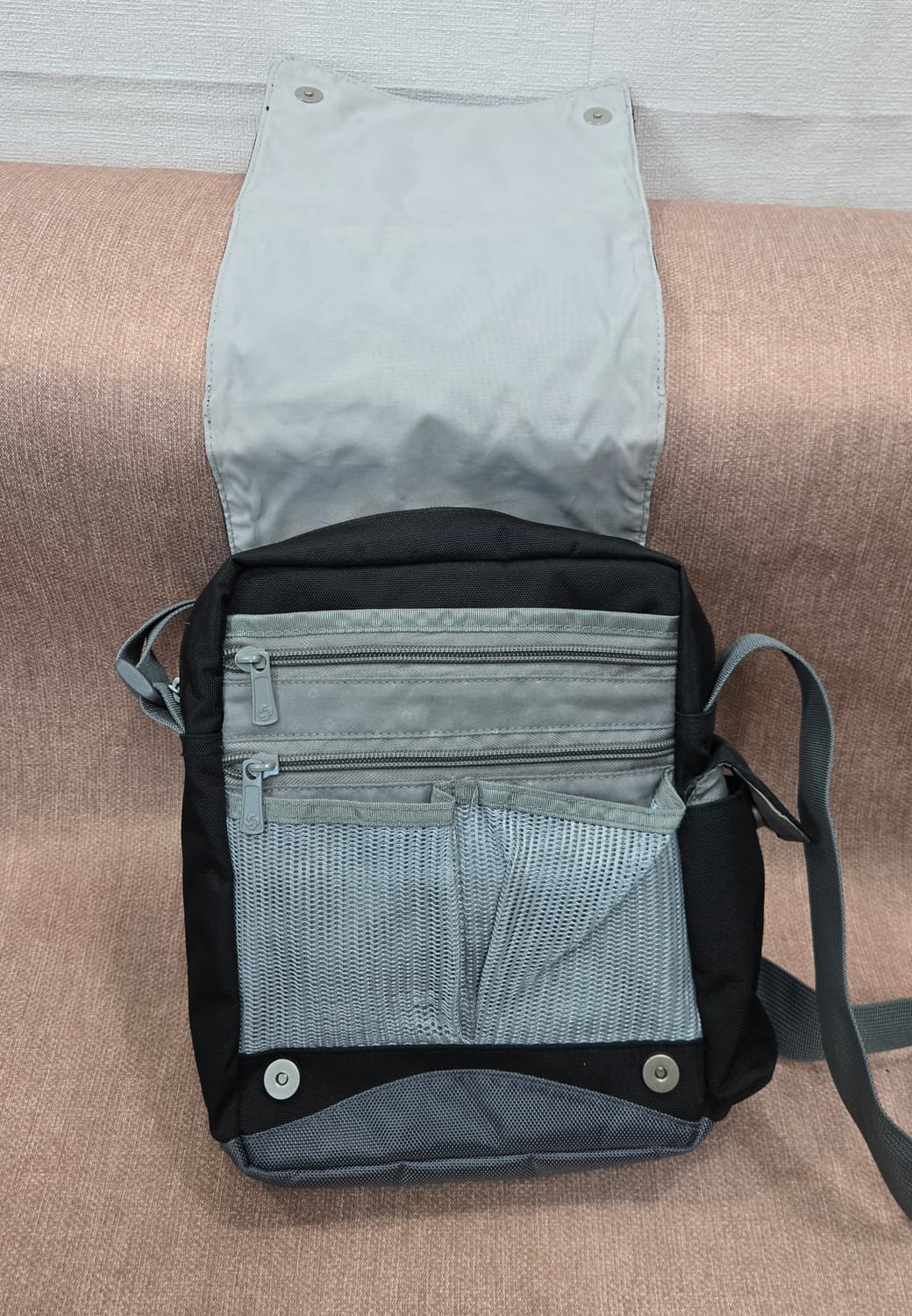 쌤소나이트 공용 실속형 크로스백 블랙 상품이미지6