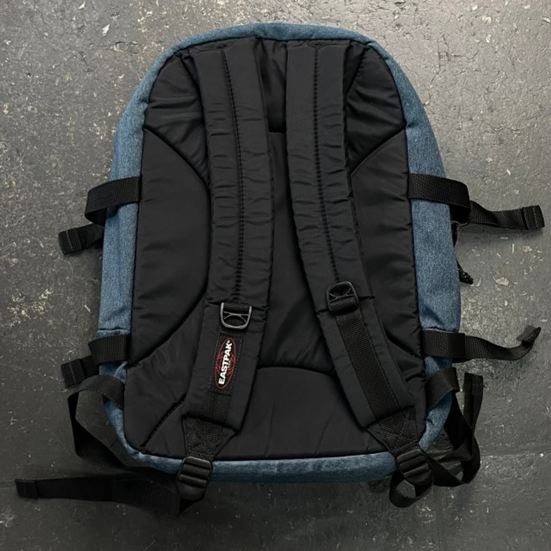 이스트팩 백팩  상품이미지3