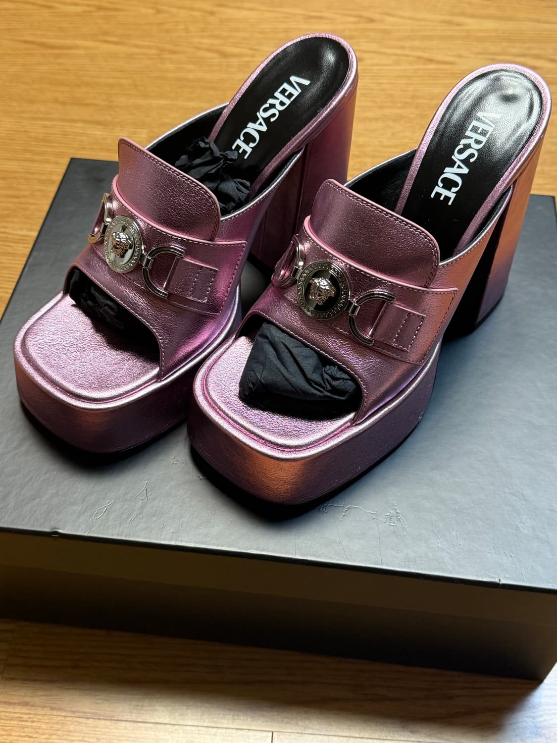 베르사체 메두사 95 metallic 핑크 플랫폼 뮬 상품이미지2