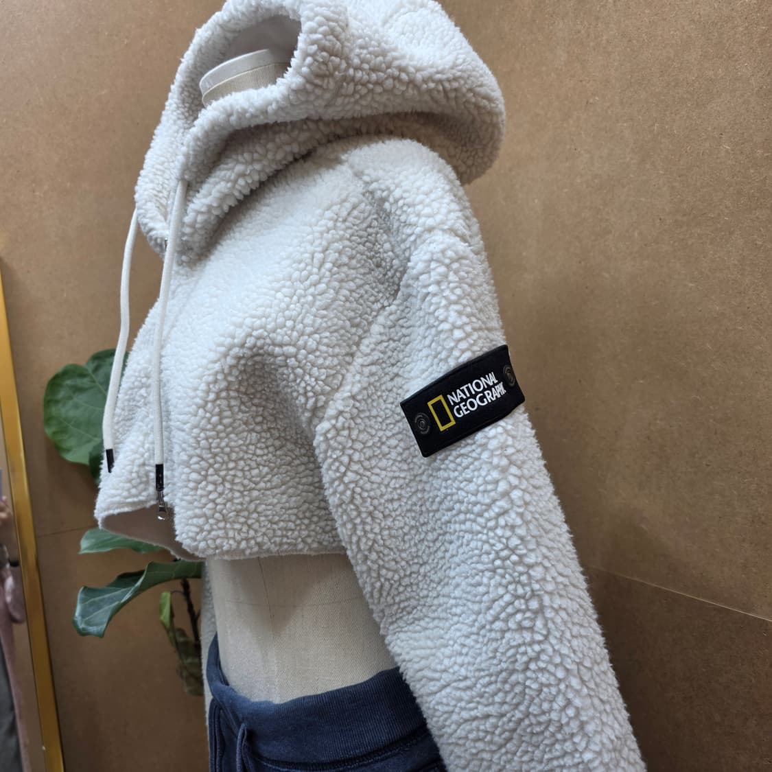 내셔널지오그래픽 언더붑 크롭탑 후드집업 상품이미지5