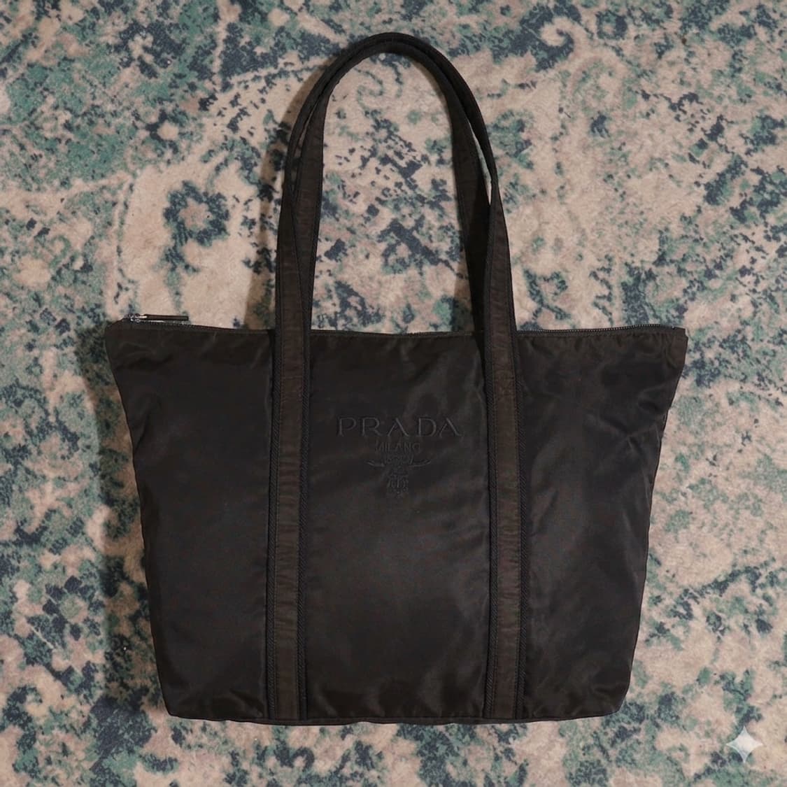 Prada 프라다 빈티지 자수 나일론 토트백 (블랙) 정품 상품이미지1