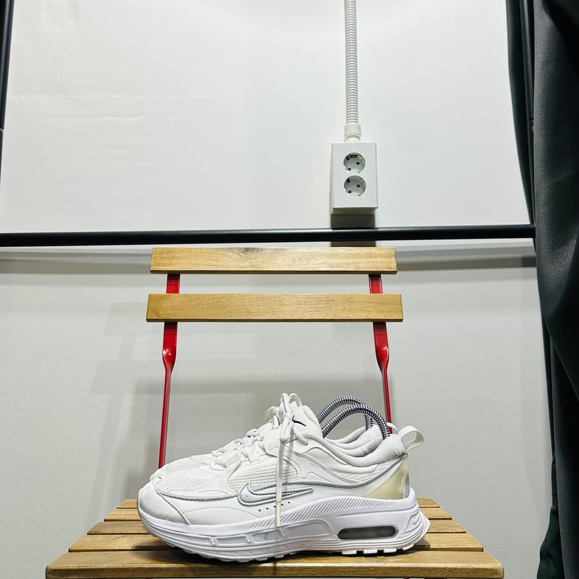 240) 나이키 운동화 여성 여자 신발 에어맥스 블리 상품이미지3