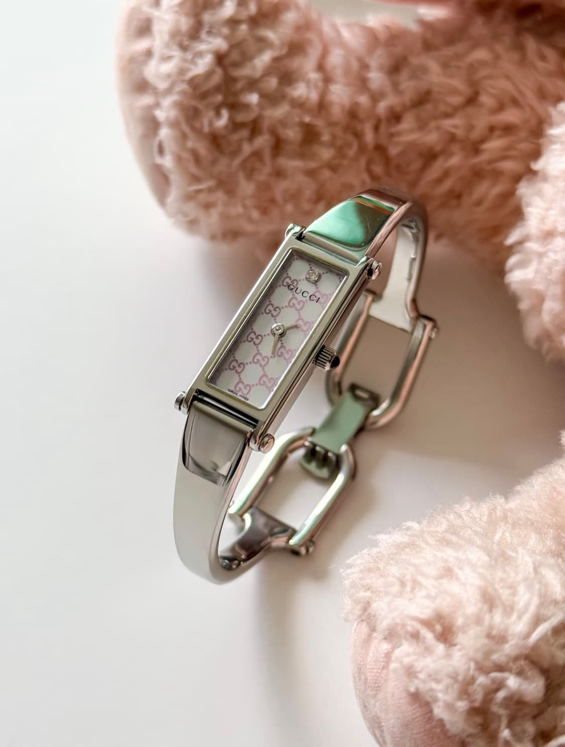 구찌 GG패턴 다이아 쉘 뱅글 시계 1500L 은장 여성 시계 상품이미지1