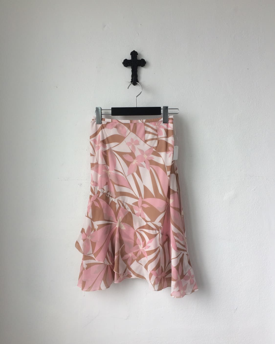 Flower pattern unbalanced midi skirt 상품이미지1