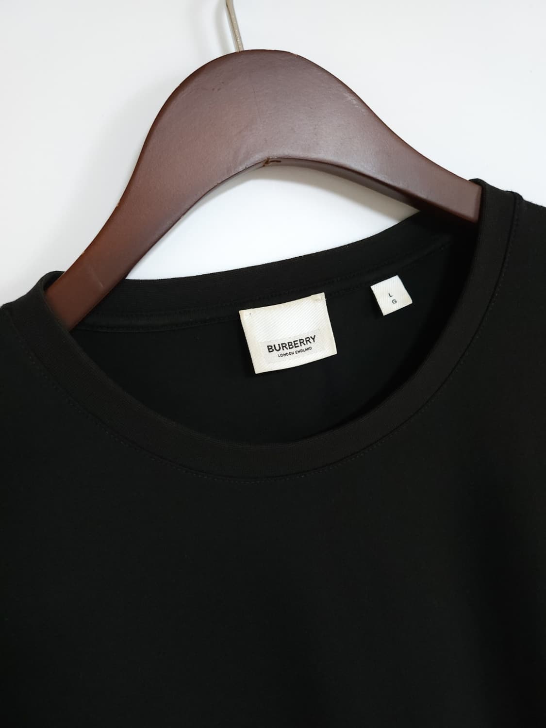 L 버버리 블랙 TB 자수 로고 남성 반팔티 8014020 상품이미지2