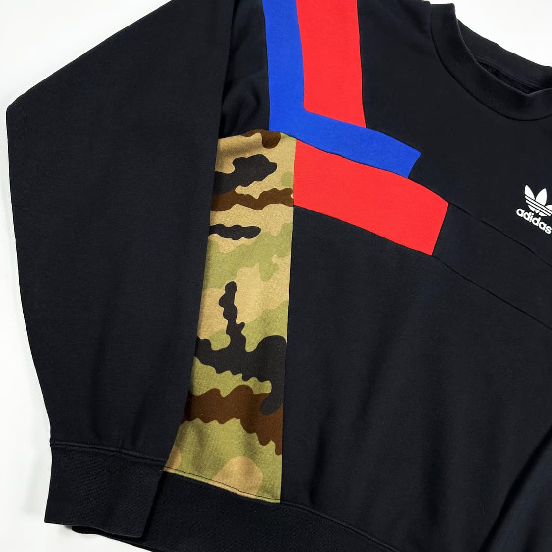 아디다스 트레포일 카모 블랙 맨투맨 (L) 상품이미지3