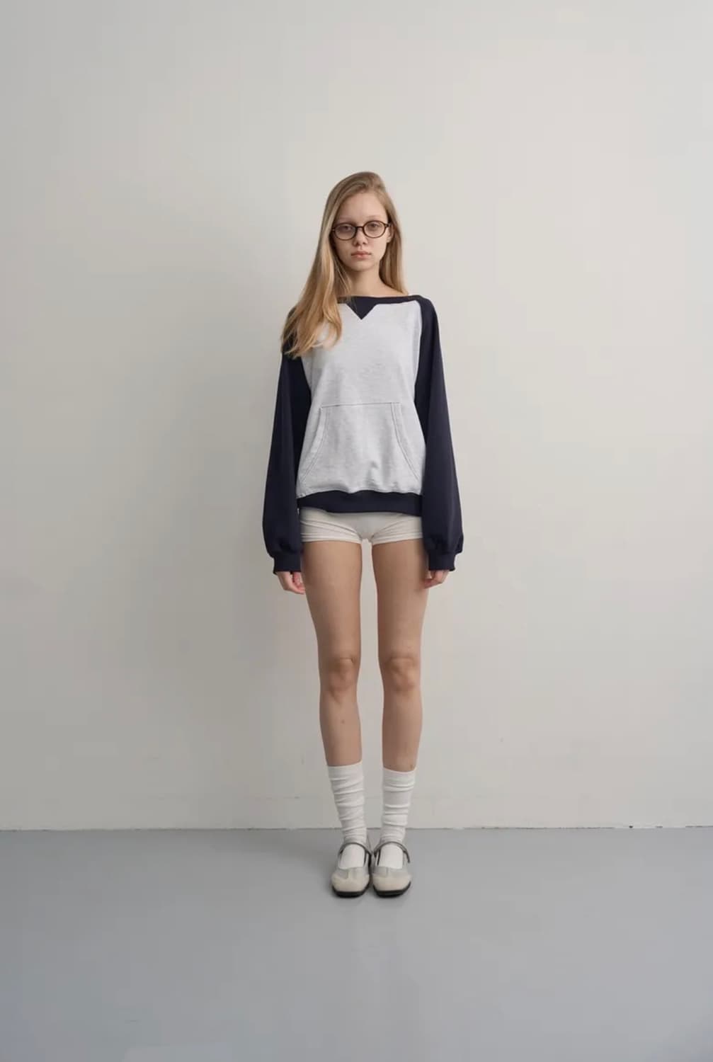 (택O) 이지킴 레글런 포켓 원숄더 스웻셔츠 상품이미지3