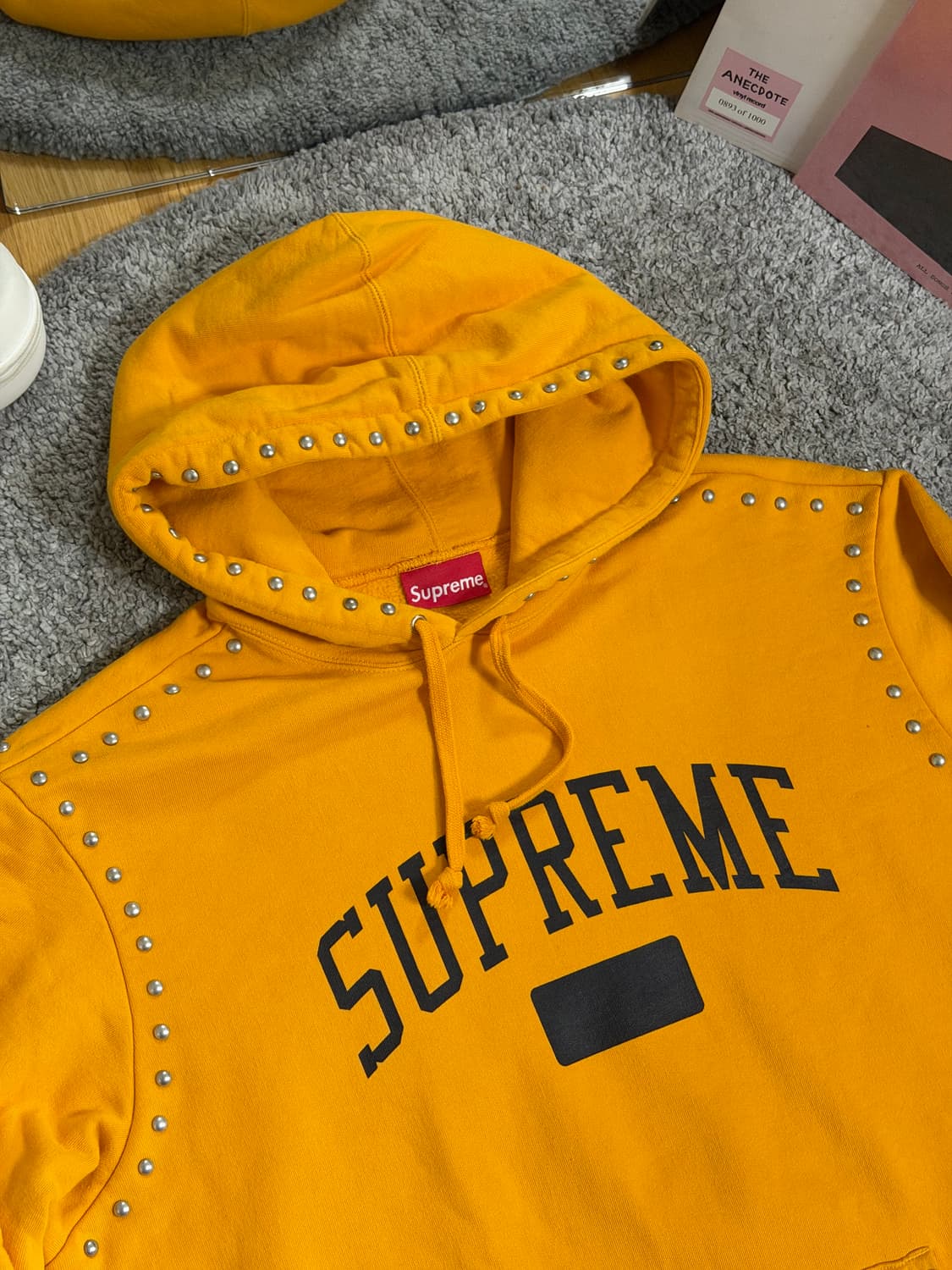 슈프림 18FW 스터디드 후드티 상품이미지3