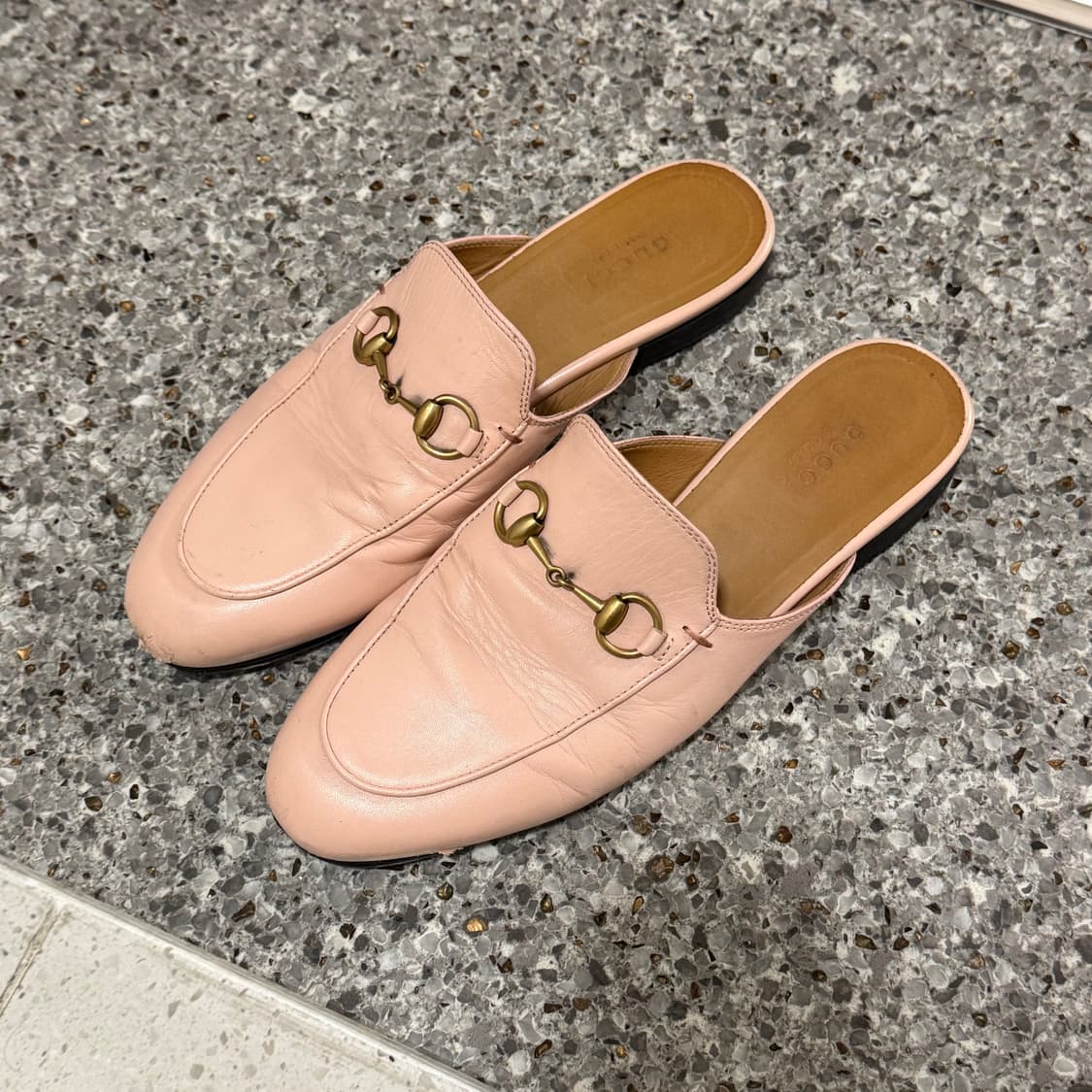 구찌 핑크 레더 홀스빗 뮬 37 상품이미지1