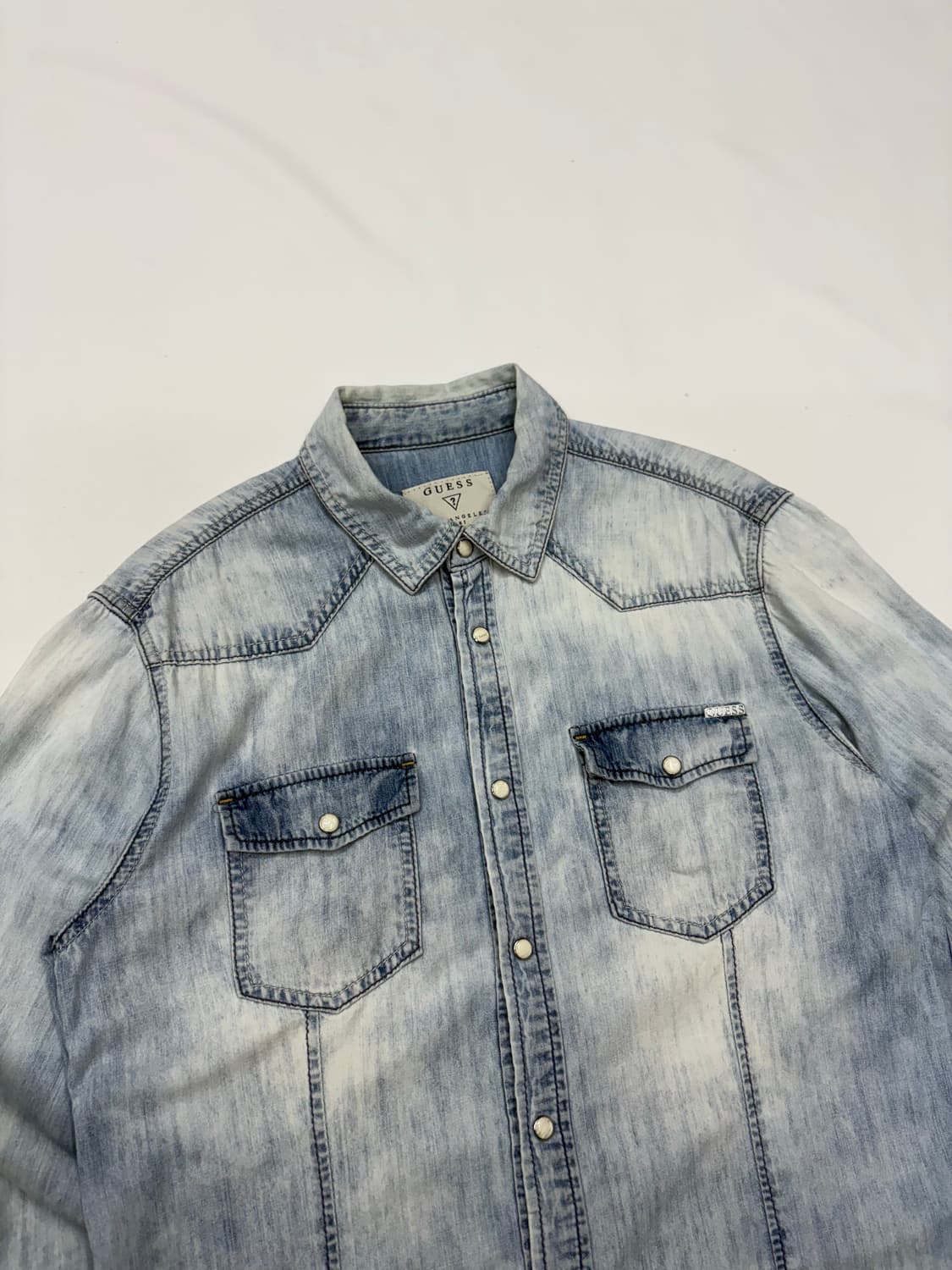 게스 웨스턴 연청 데님 셔츠 상품이미지4