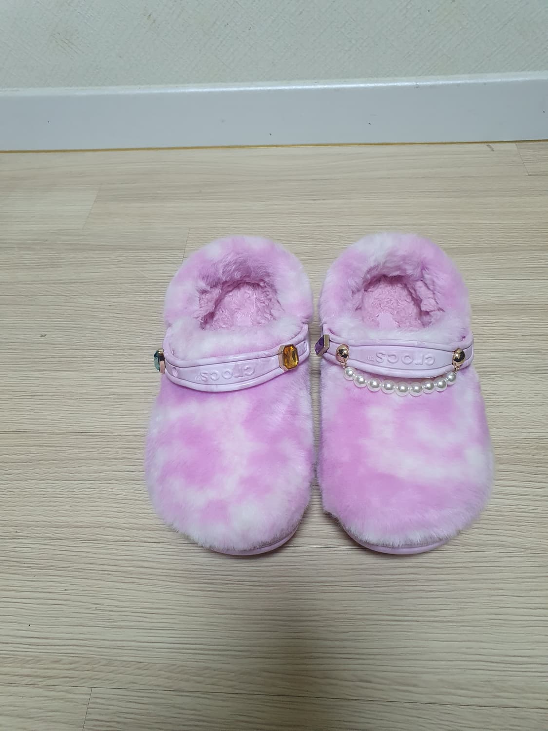 크록스 클래식 퍼 슈어 클로그 260 상품이미지3