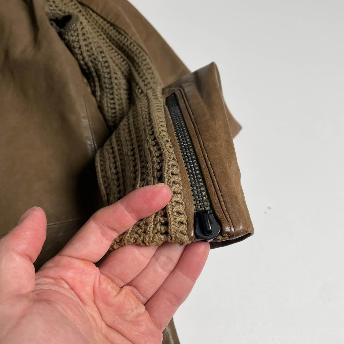 Diesel black gold 슬리브 니트 포인트 레더 자켓 상품이미지10