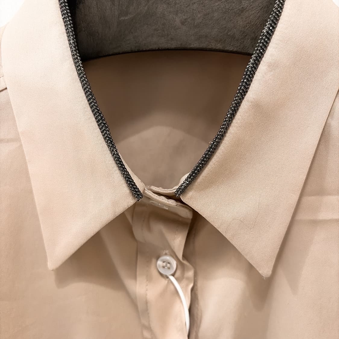(정품/새상품) 브루넬로 쿠치넬리 여성 베이지 모닐리 체인 넥 셔츠 상품이미지2