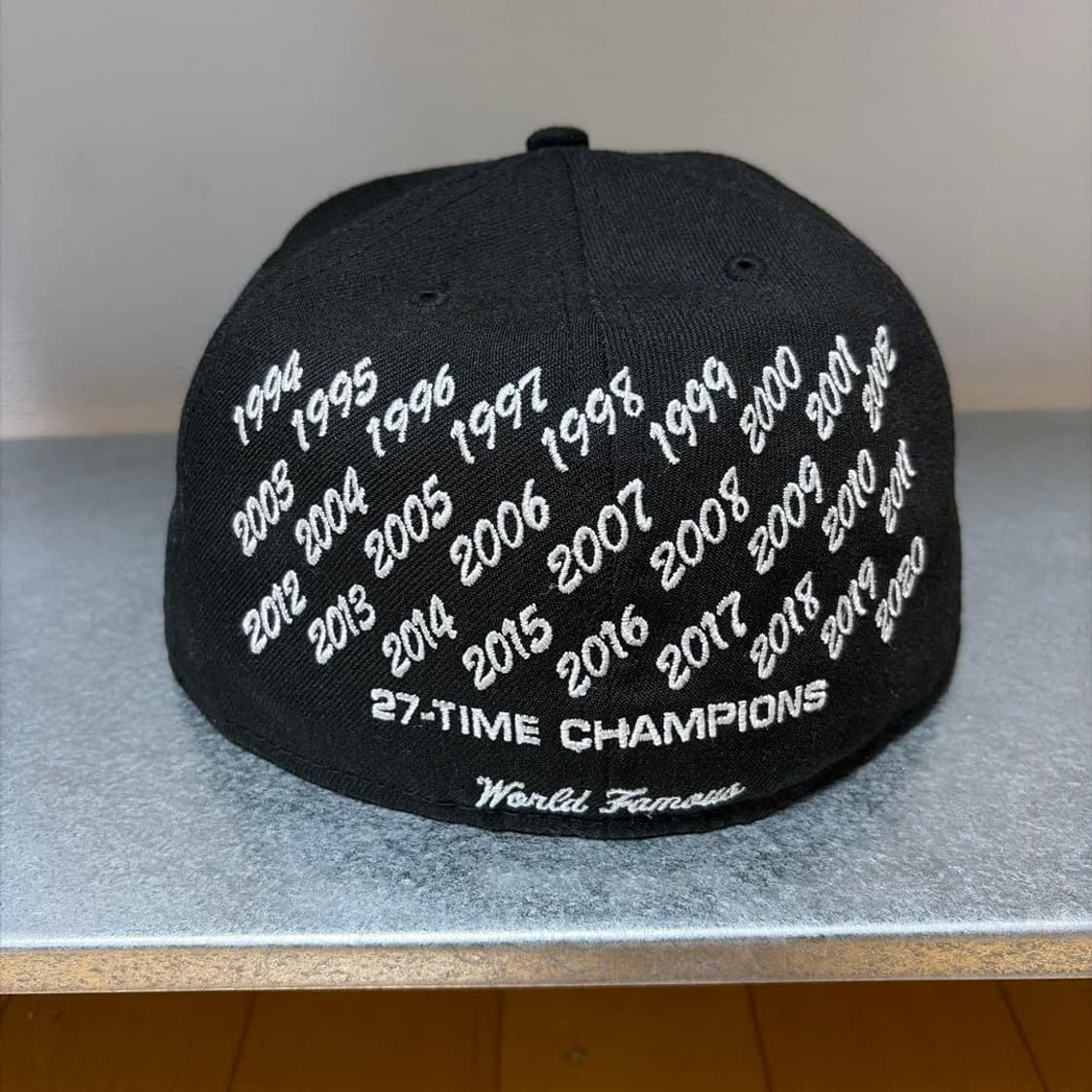 슈프림 챔피온스 박스 로고 뉴에라 블랙 상품이미지1