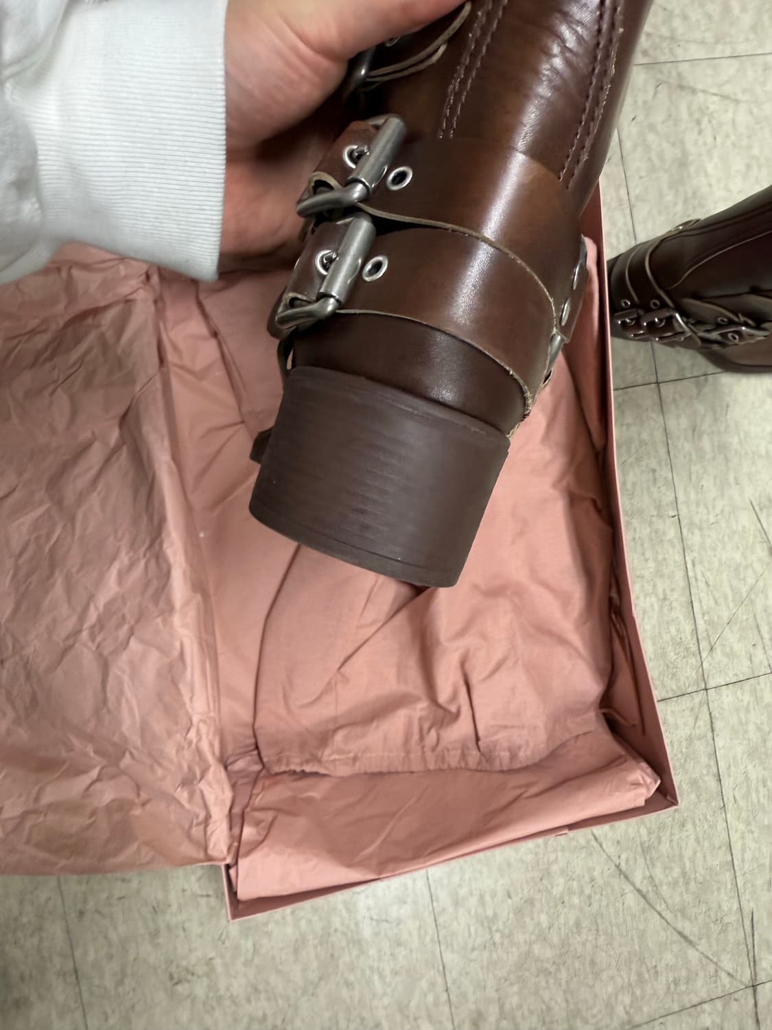 미우미우 부츠 39사이즈 팝니다 (쿨거시 5만네고가능) 상품이미지4