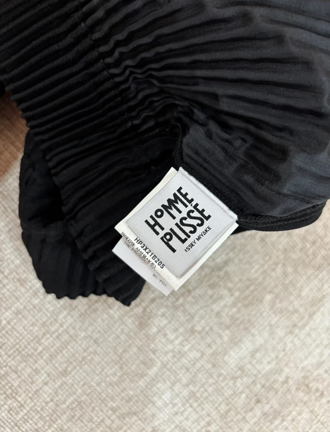 옴므플리세 23FW 테이퍼드 팬츠 2사이즈 상품이미지3