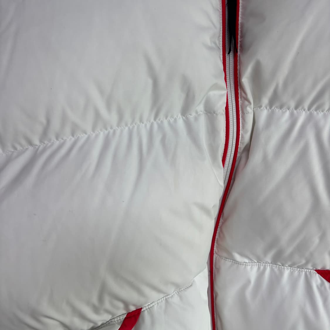 아디다스 화이트 덕다운 패딩 상품이미지4
