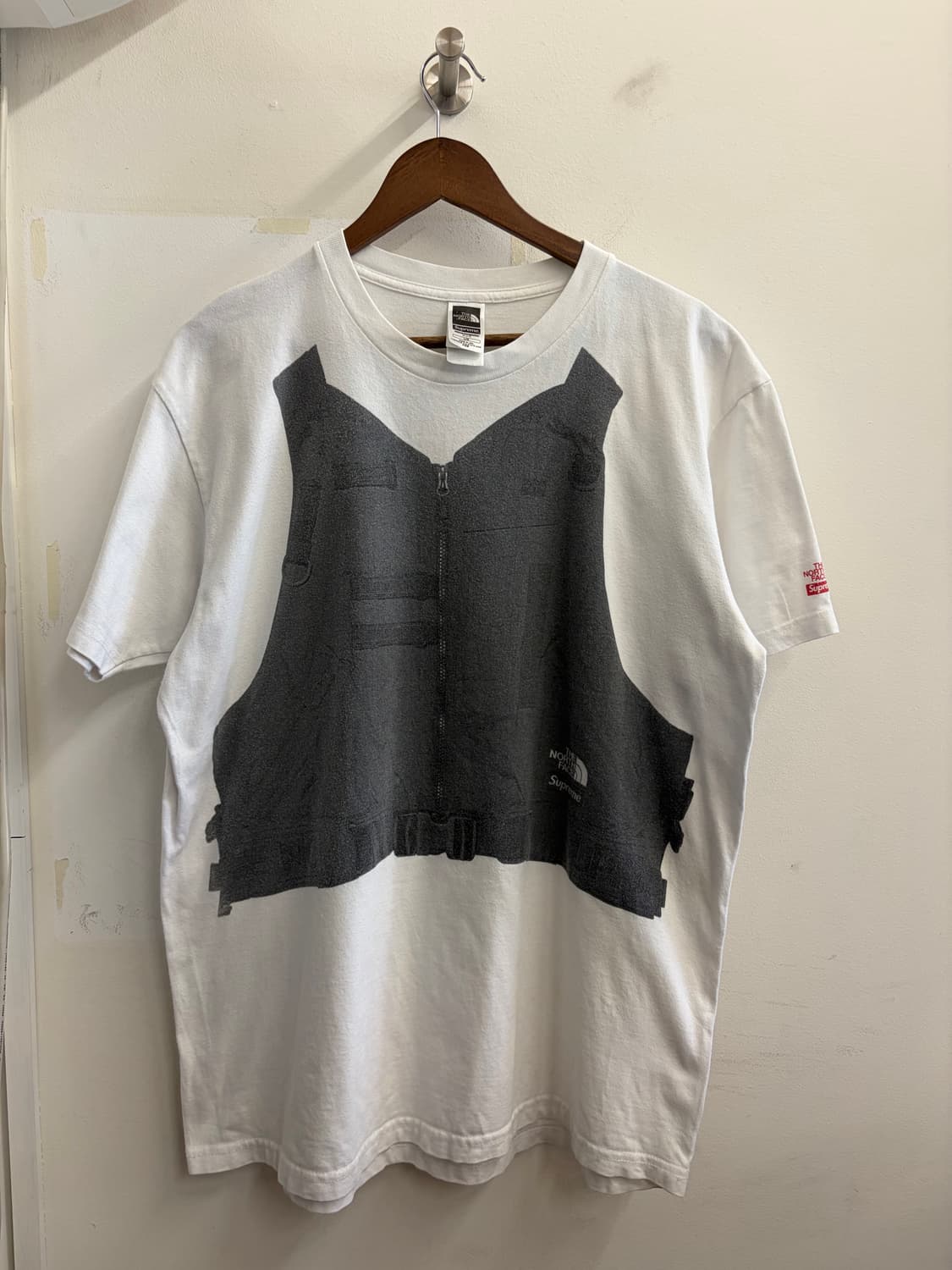 슈프림 X 노스페이스 콜라보 반팔 상품이미지1