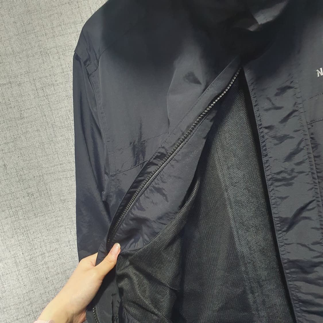 노스페이스 사이드포켓 로고 블랙 바람막이 자켓  상품이미지4