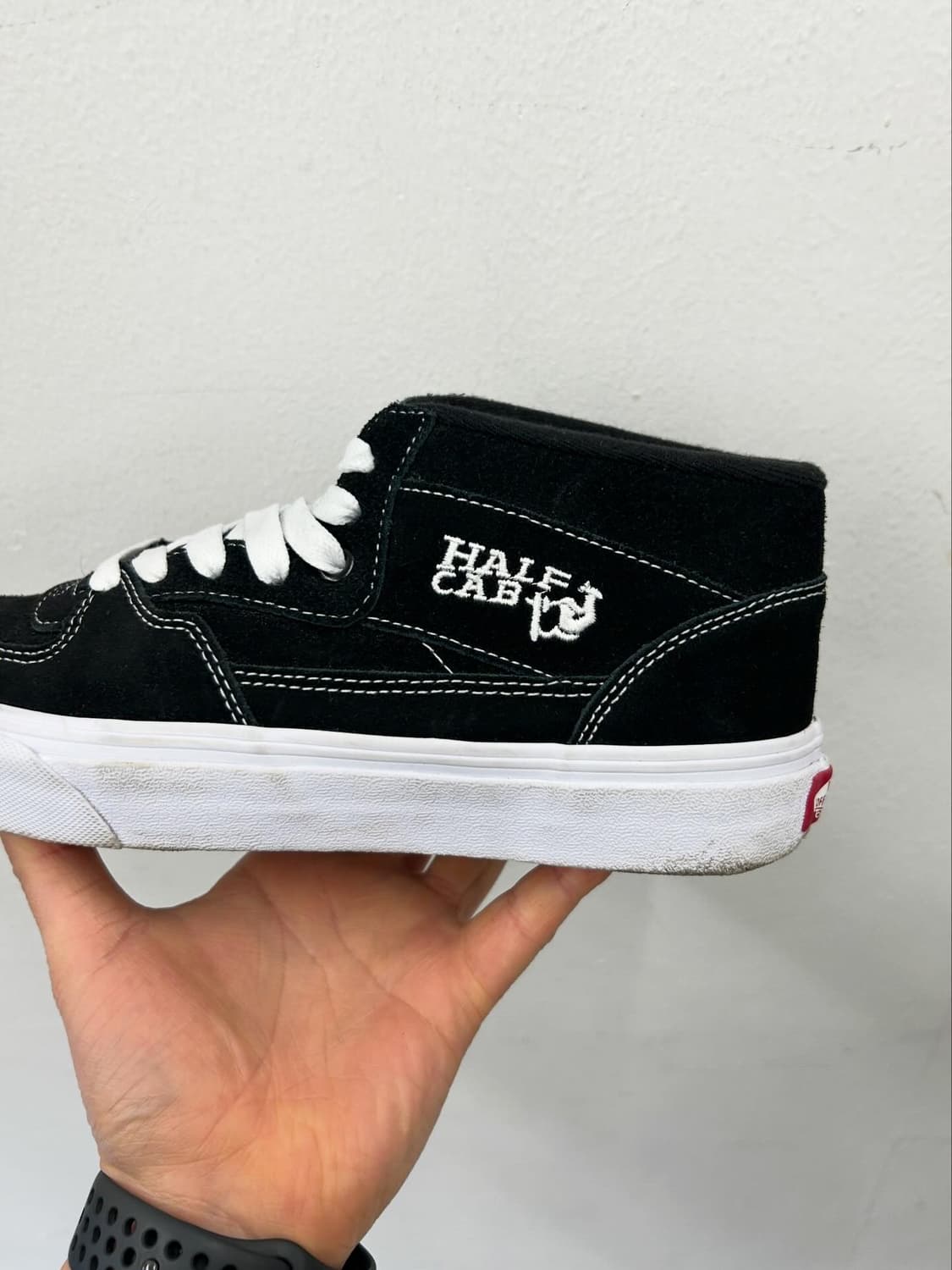 반스 하프캡 블랙 스웨이드 스니커즈 260 상품이미지2
