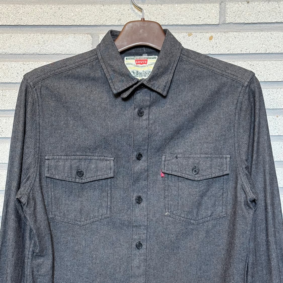 리바이스 헤링본 위빙 웨스턴 워크셔츠 플랩포켓 디테일 차콜 상품이미지3