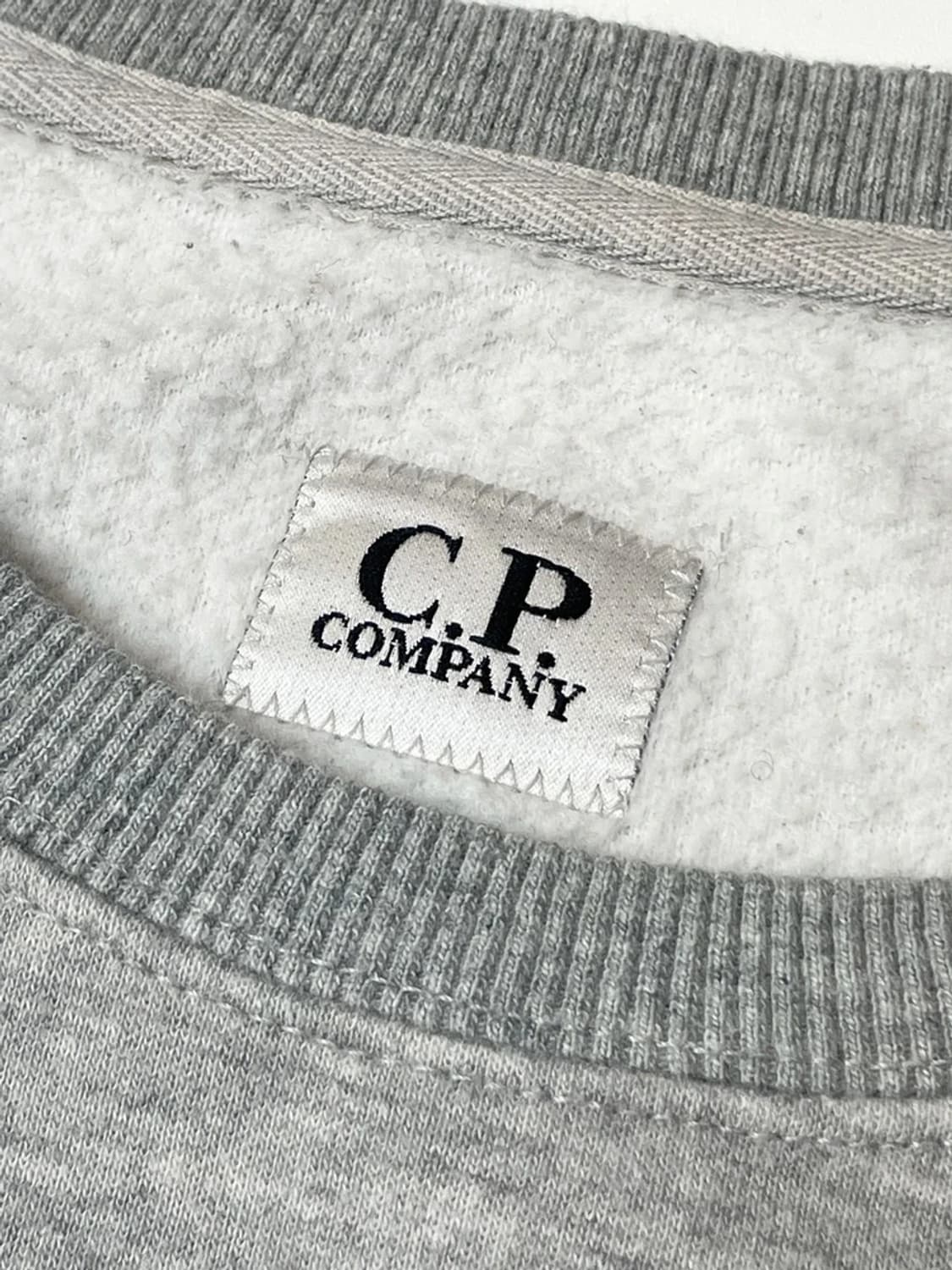 cp컴퍼니 16ss 라이트 플리스 크루넥 렌즈 맨투맨 A1383 상품이미지6