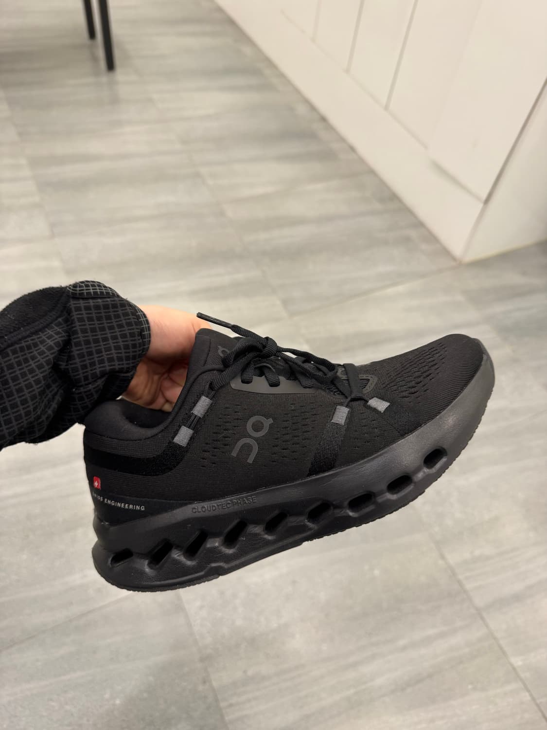 온러닝 클라우드서퍼 2 . 240 상품이미지3