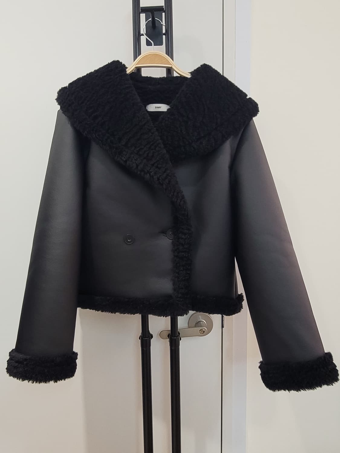 ZISBY 빅카라 세일러카라 블랙 무스탕 자켓 55~66 상품이미지1