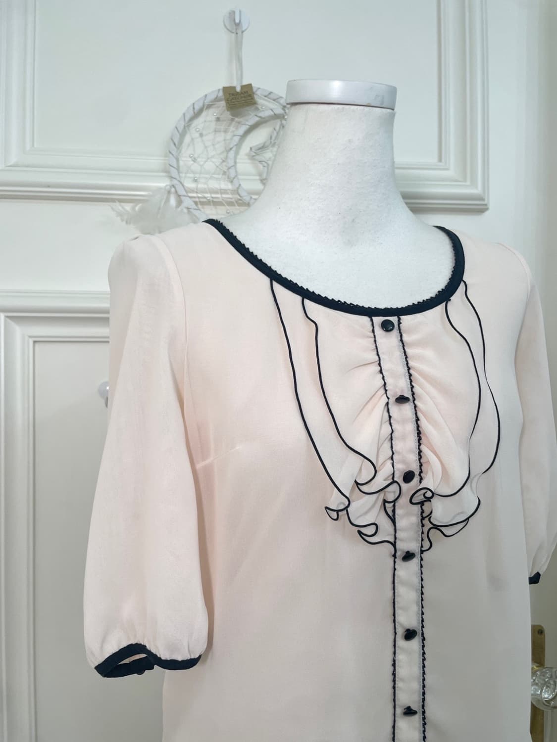 sheer pink black line ruffle blouse 상품이미지6