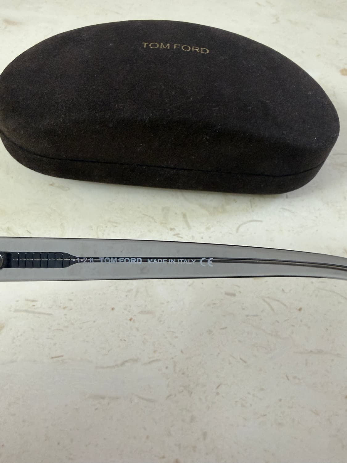 톰포드 TF690 그레이 선글라스 상품이미지4