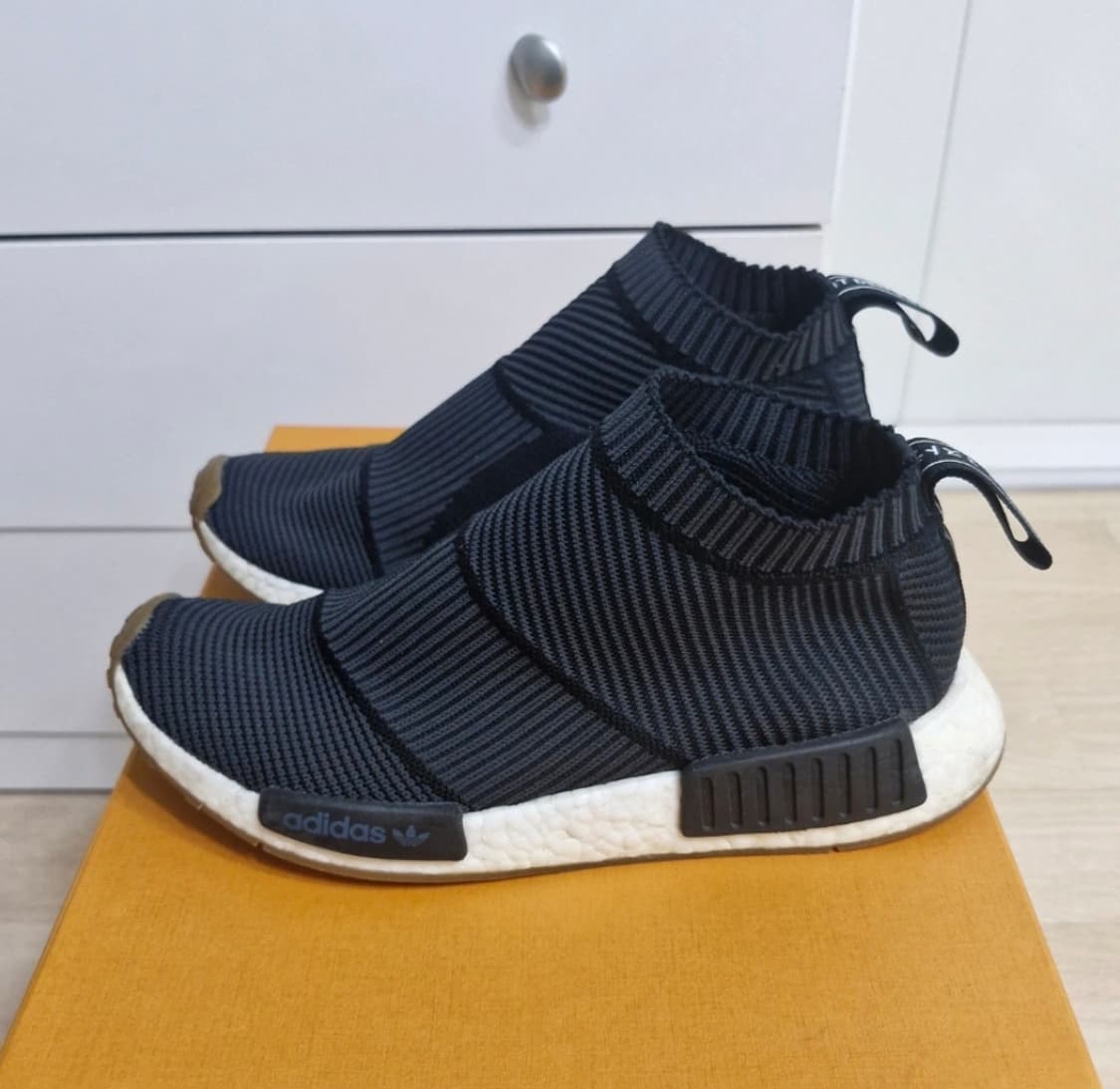 아디다스 NMD 시티삭 블랙검 운동화 상품이미지1