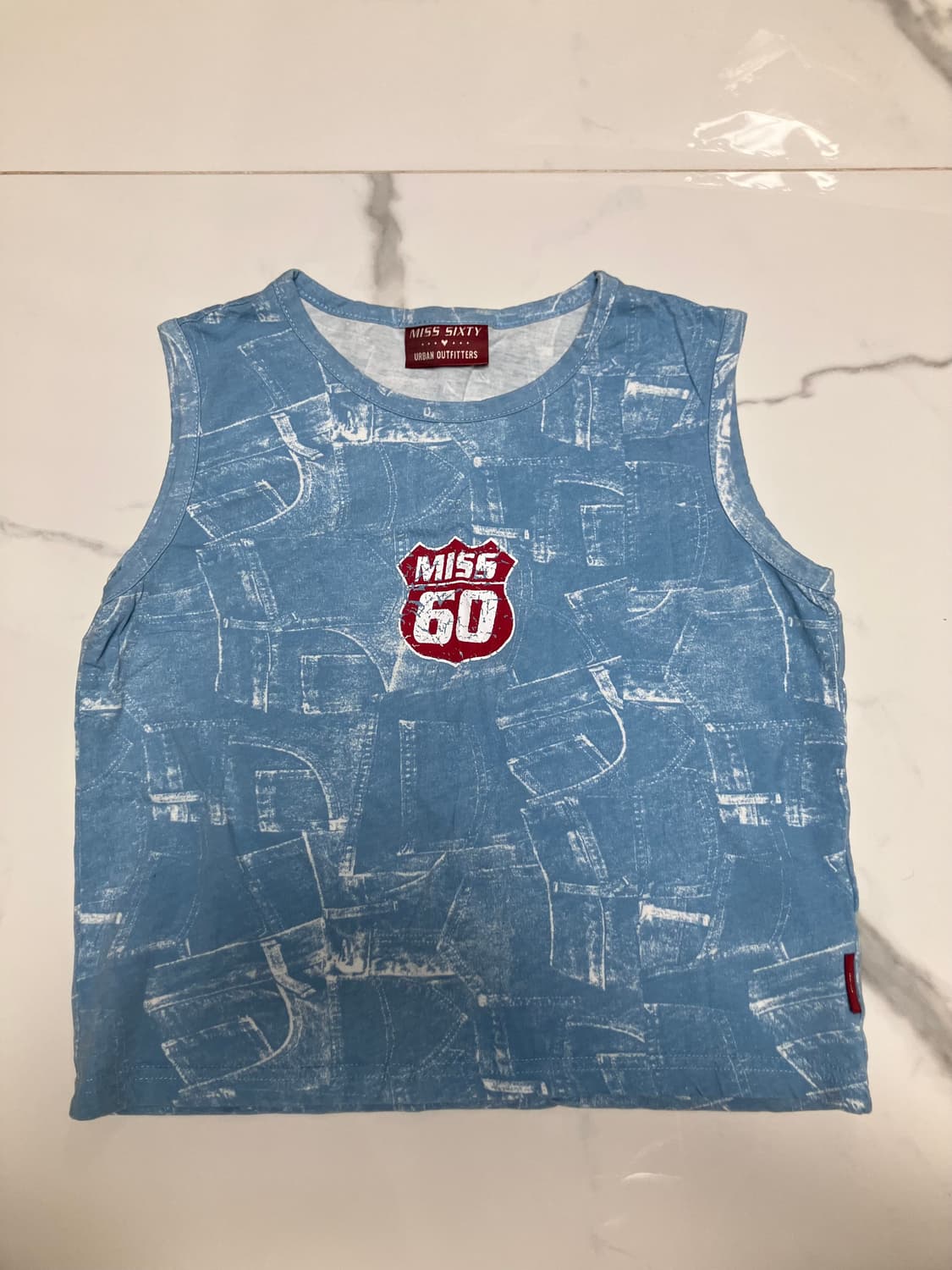 미스식스티 얼반아웃피터스 한정판 나시 티 데님 프린트 상품이미지2